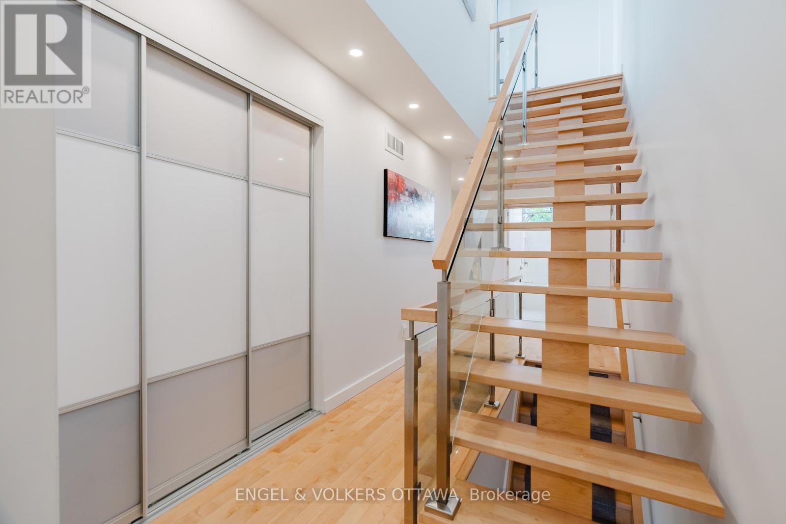 373 BERKLEY AVENUE - 43