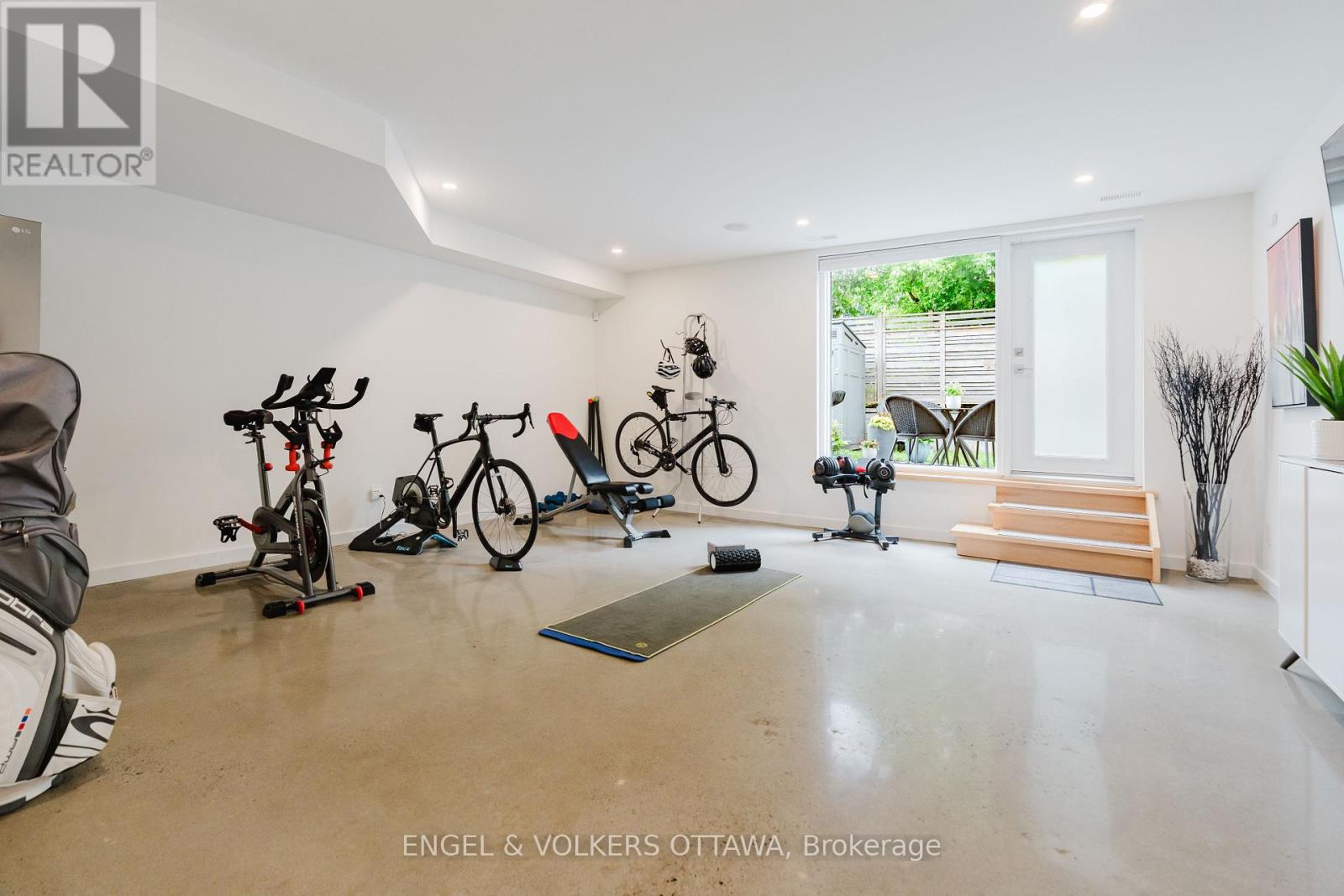 373 BERKLEY AVENUE - 5