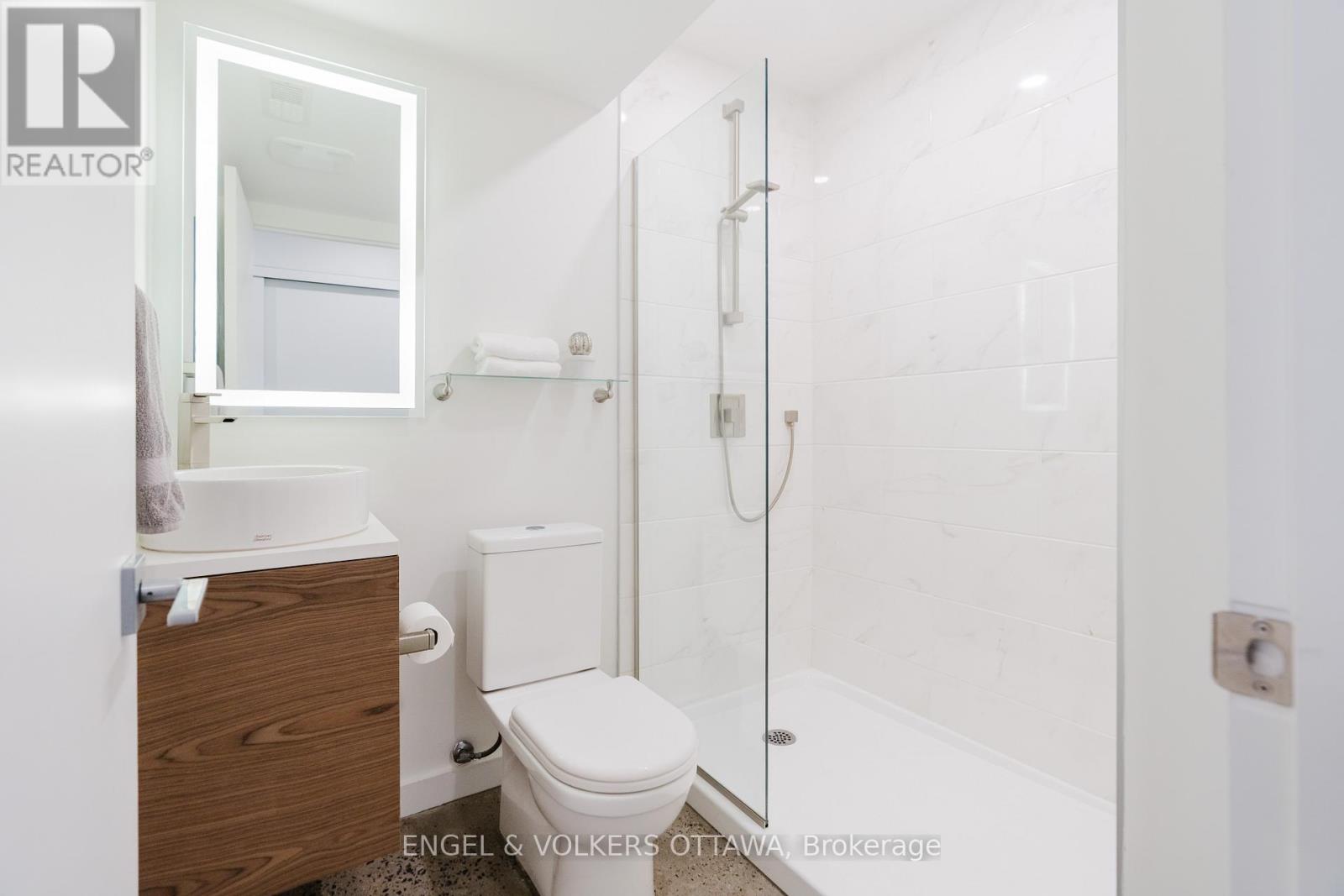 373 BERKLEY AVENUE - 6