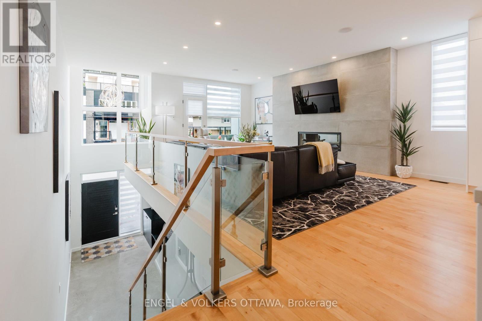 373 BERKLEY AVENUE - 7