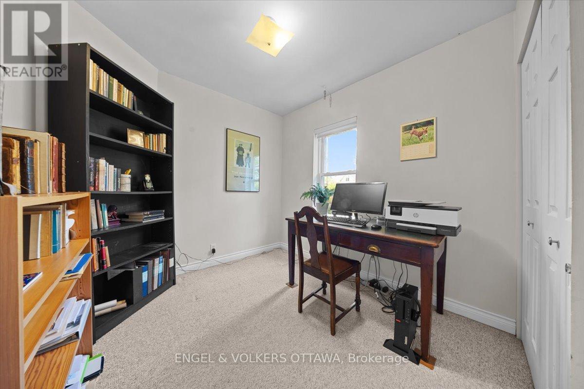 4 ALLAN PLACE - 23