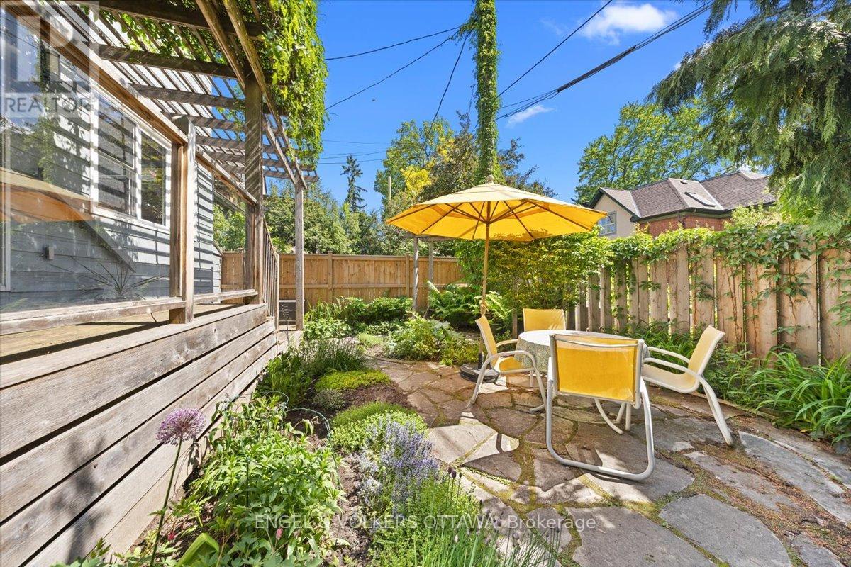4 ALLAN PLACE - 27