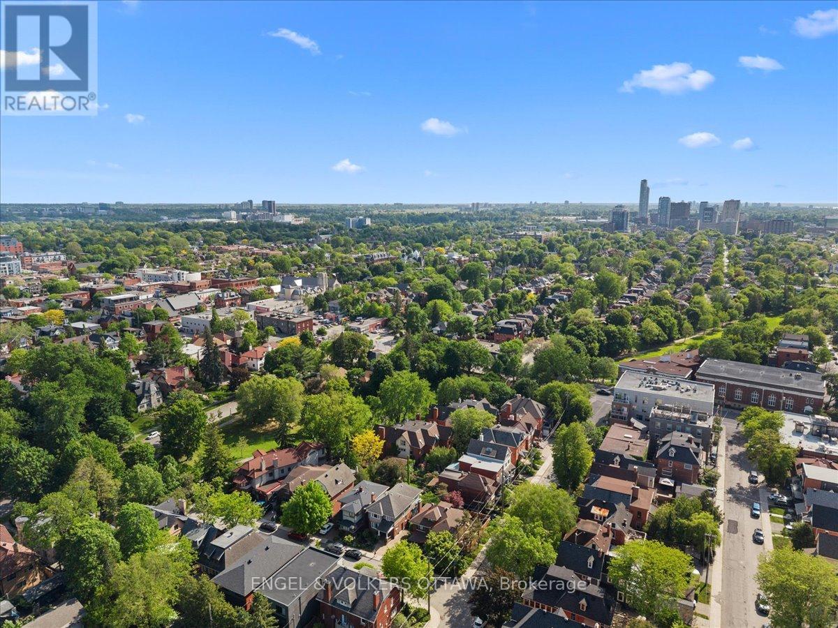4 ALLAN PLACE - 28