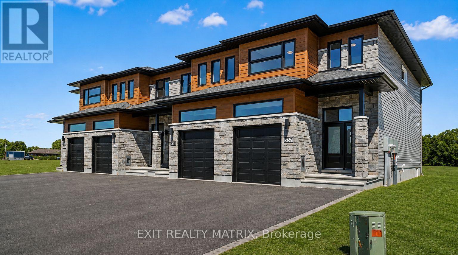 537 REGINA STREET - 1