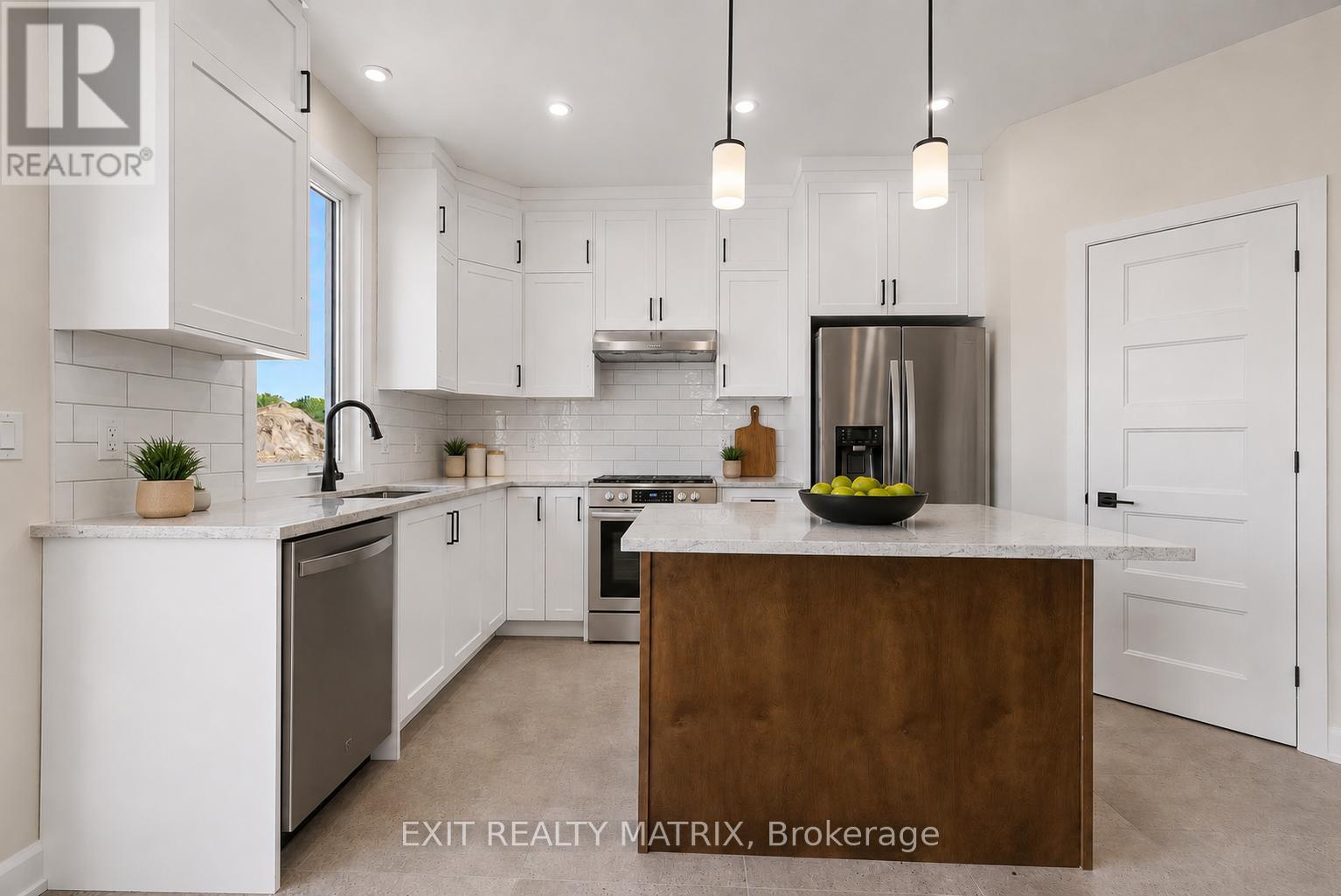 537 REGINA STREET - 3