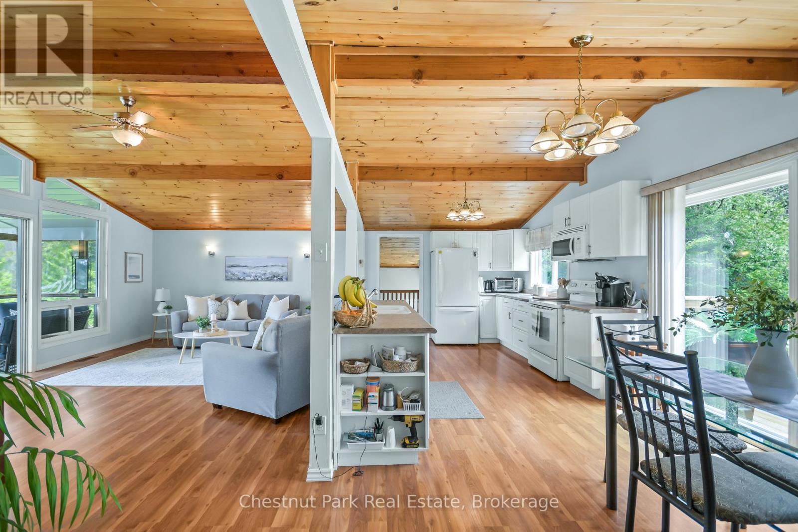 14 LAKEVIEW DRIVE - 21