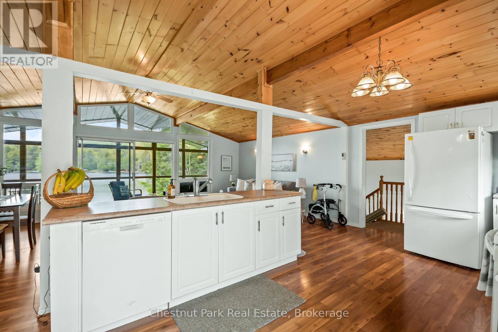 14 LAKEVIEW DRIVE - 19