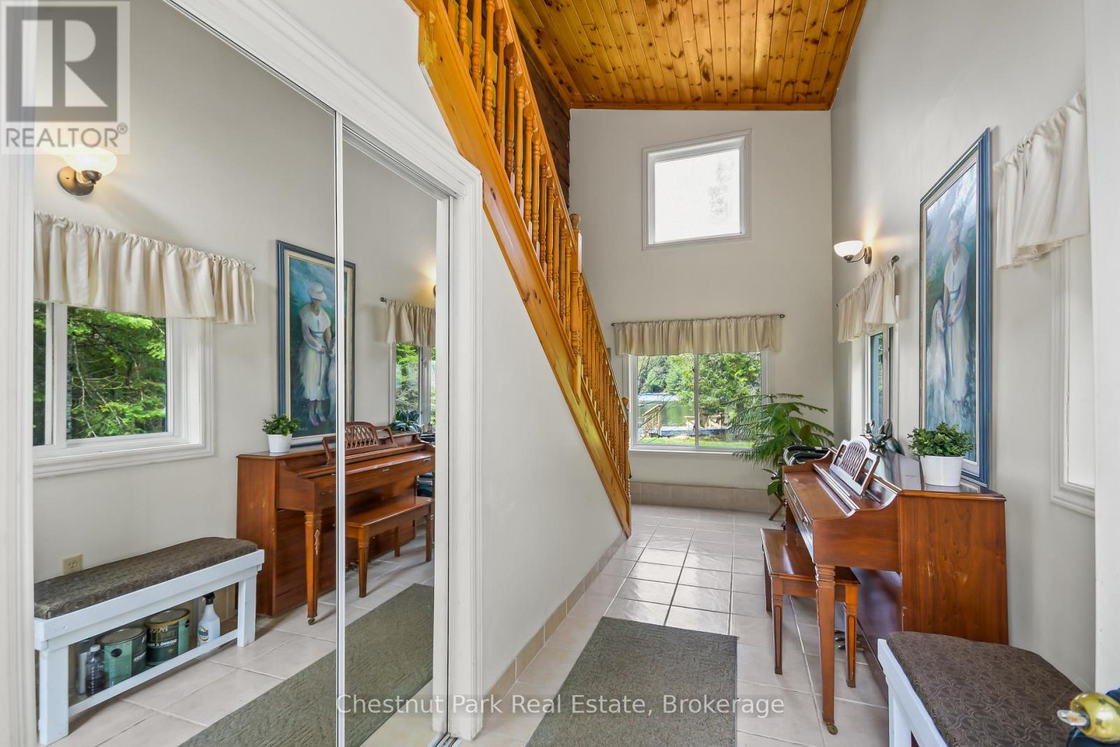 14 LAKEVIEW DRIVE - 32