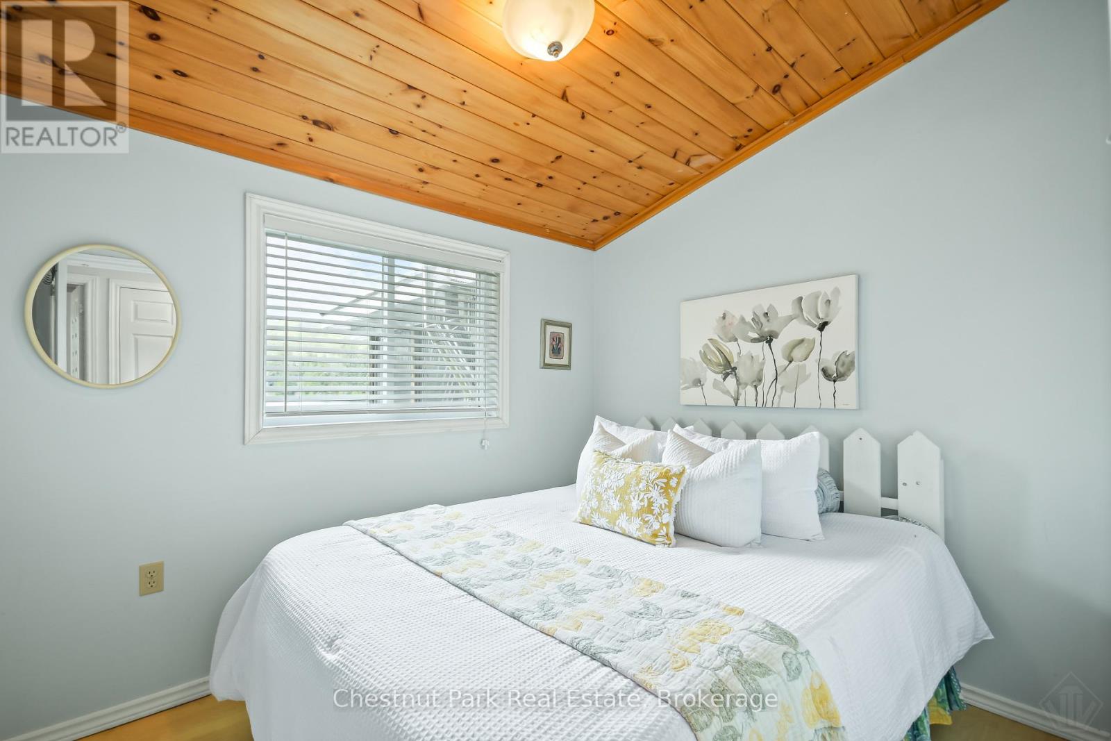 14 LAKEVIEW DRIVE - 29