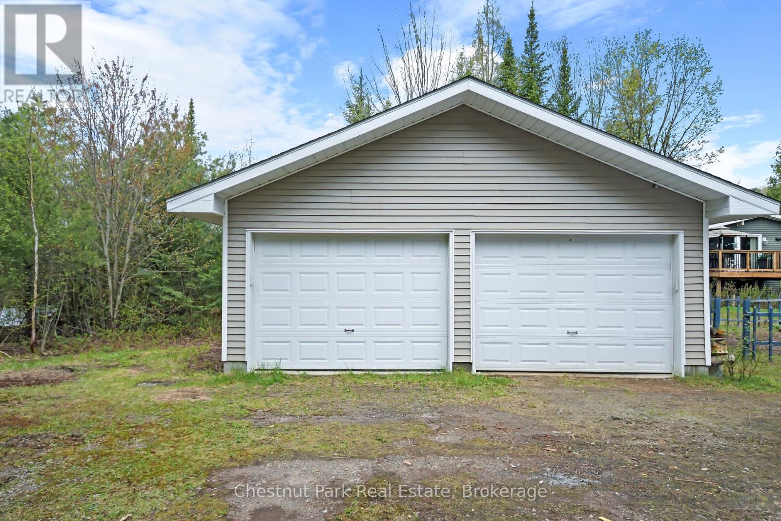 14 LAKEVIEW DRIVE - 40
