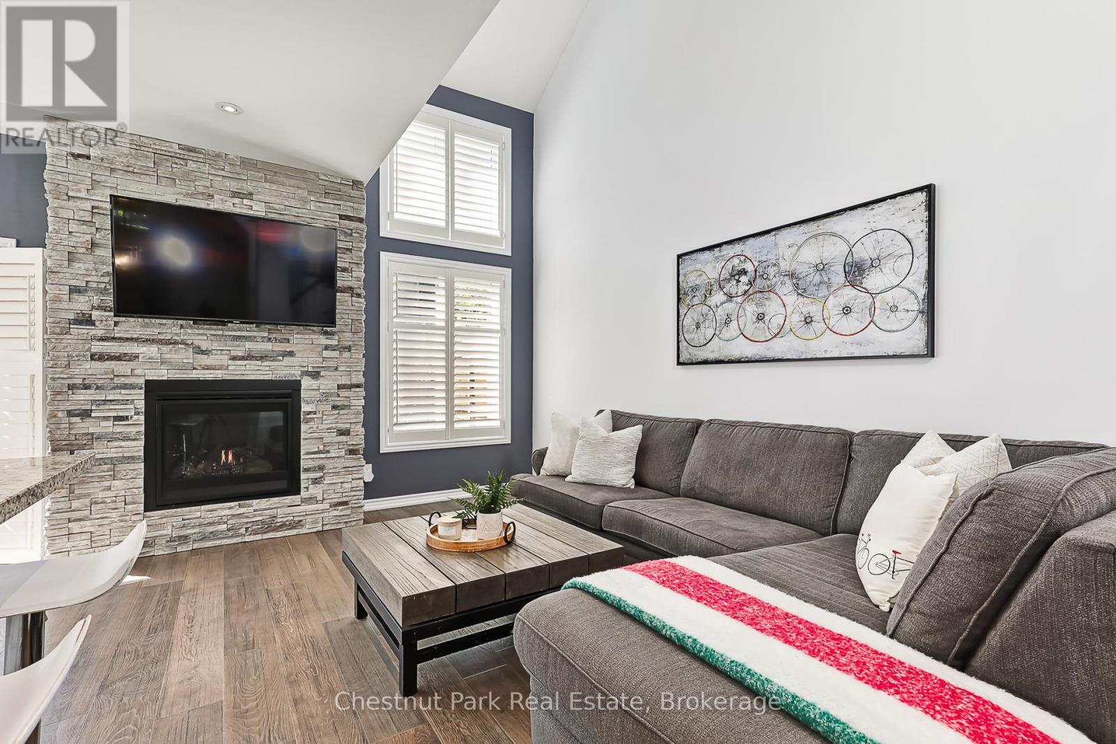 18 GREGORY AVENUE - 7