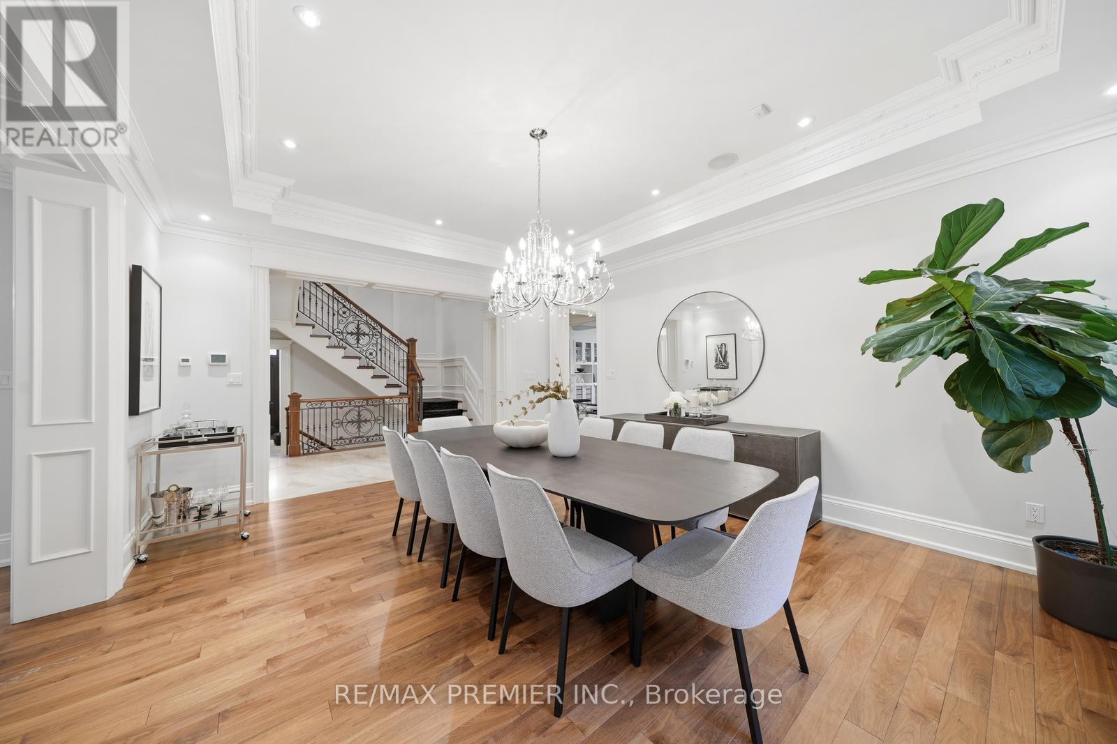 35 NORMANDALE CRESCENT - 11
