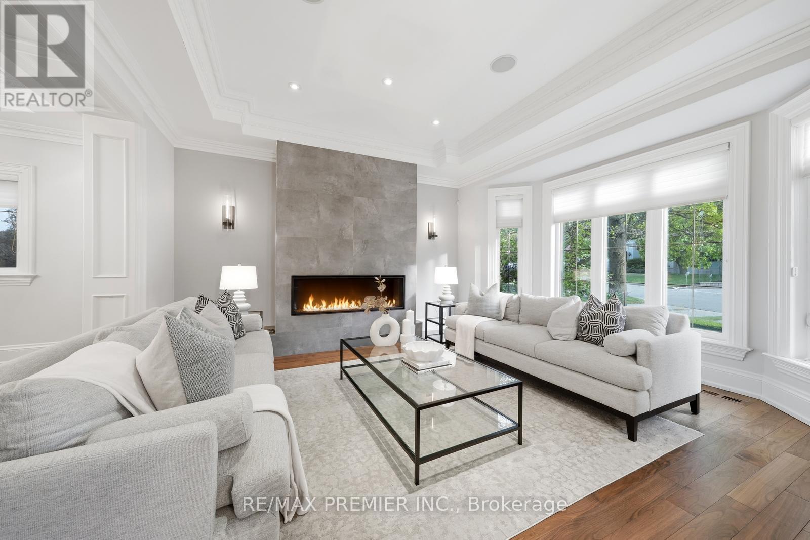 35 NORMANDALE CRESCENT - 9
