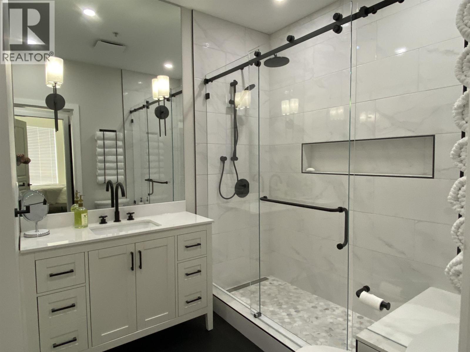 404 5605 HAMPTON PLACE, Vancouver