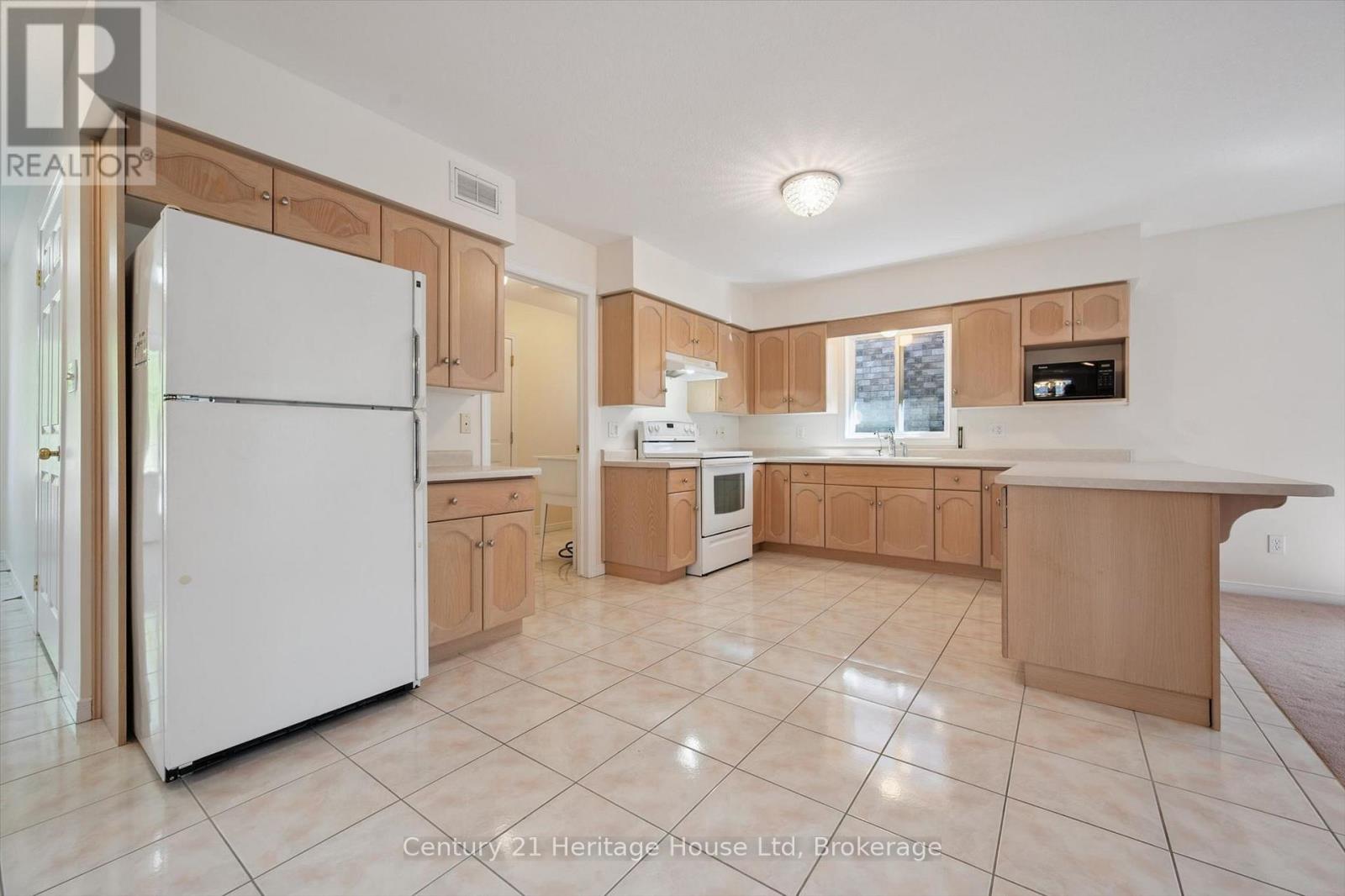 35 SHACKLETON DRIVE - 10