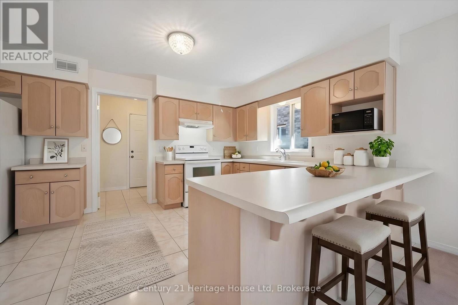 35 SHACKLETON DRIVE - 11