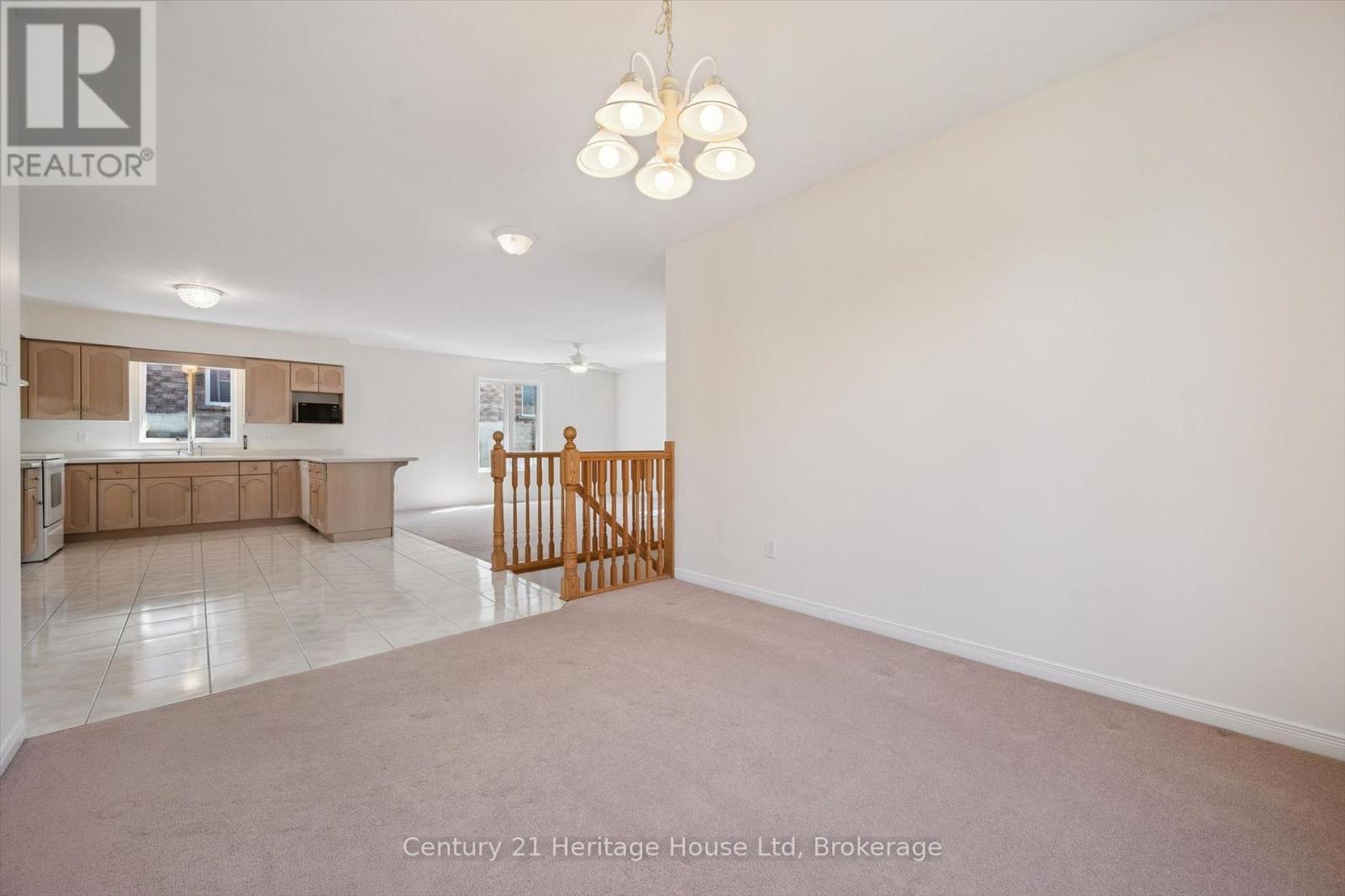 35 SHACKLETON DRIVE - 23