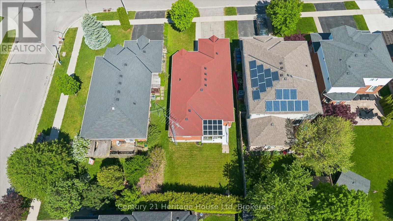 35 SHACKLETON DRIVE - 44