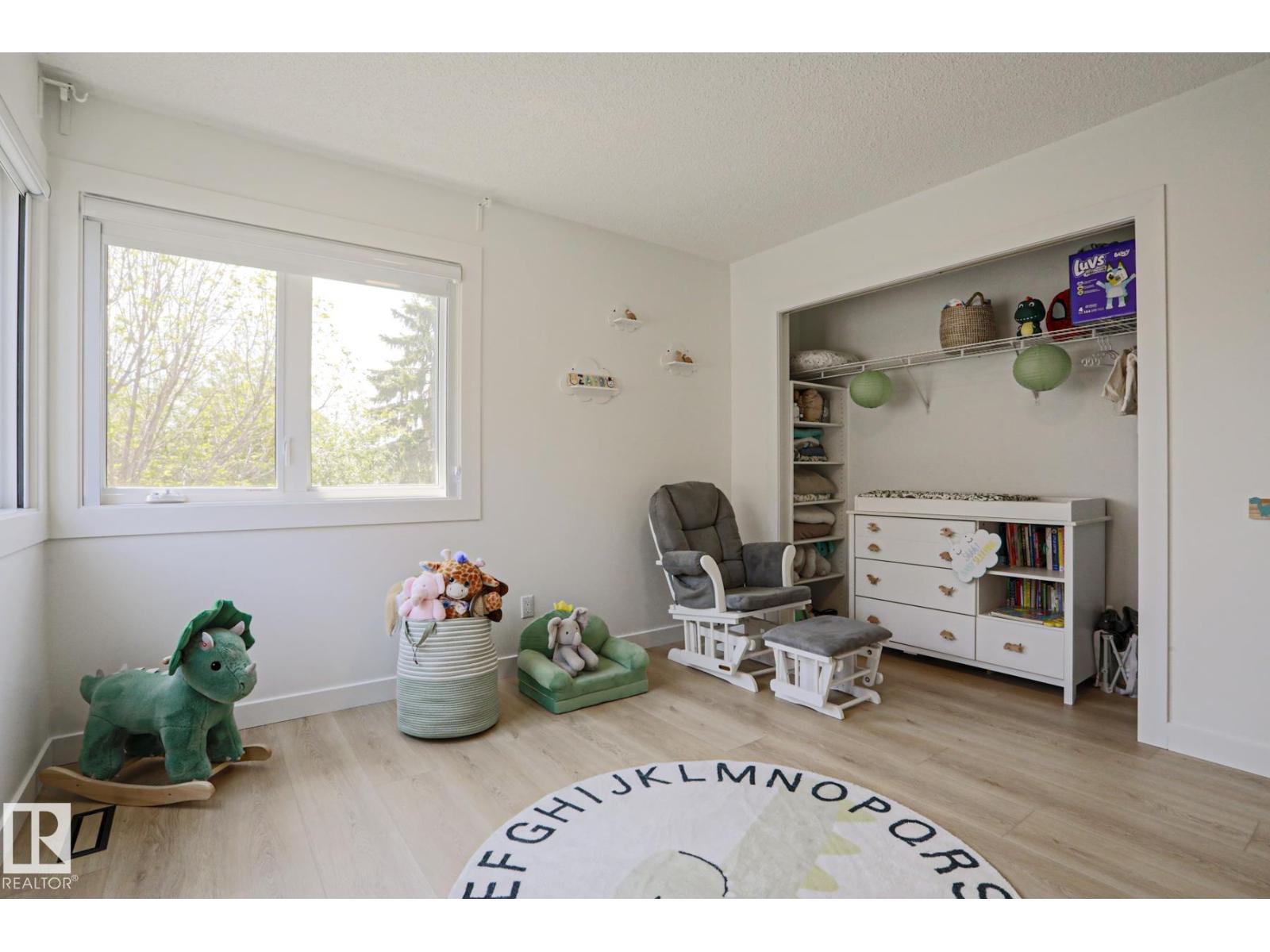 11347 10 AV NW - 26