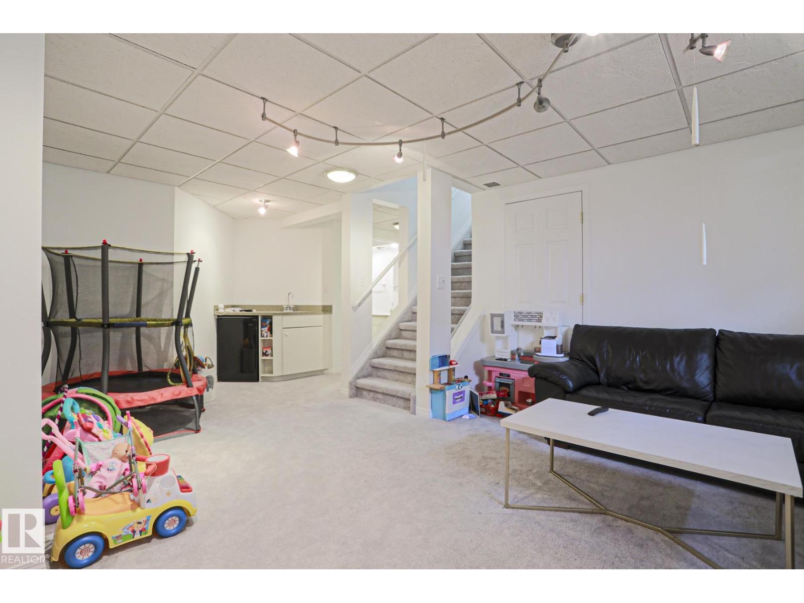 11347 10 AV NW - 33