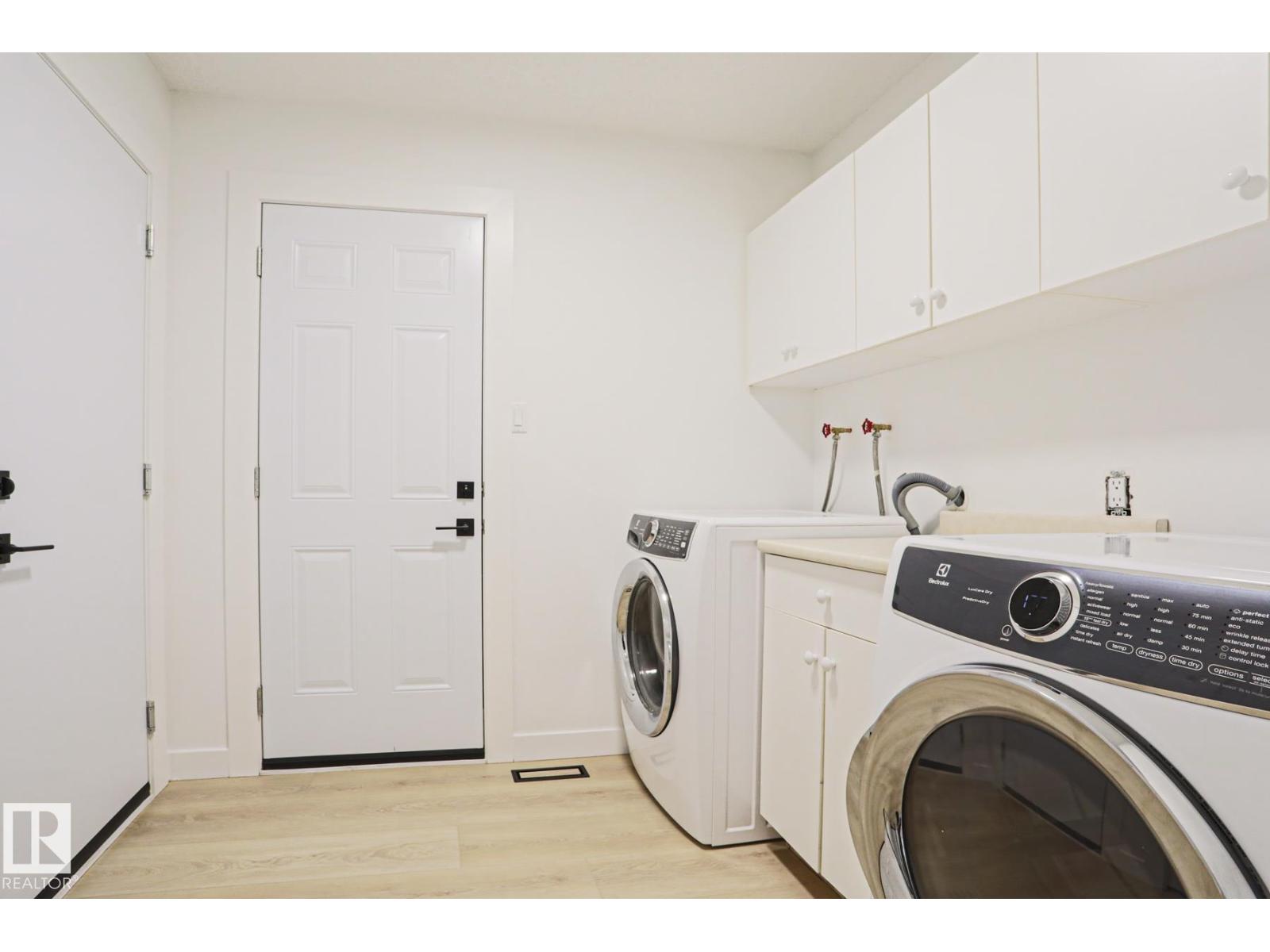 11347 10 AV NW - 17