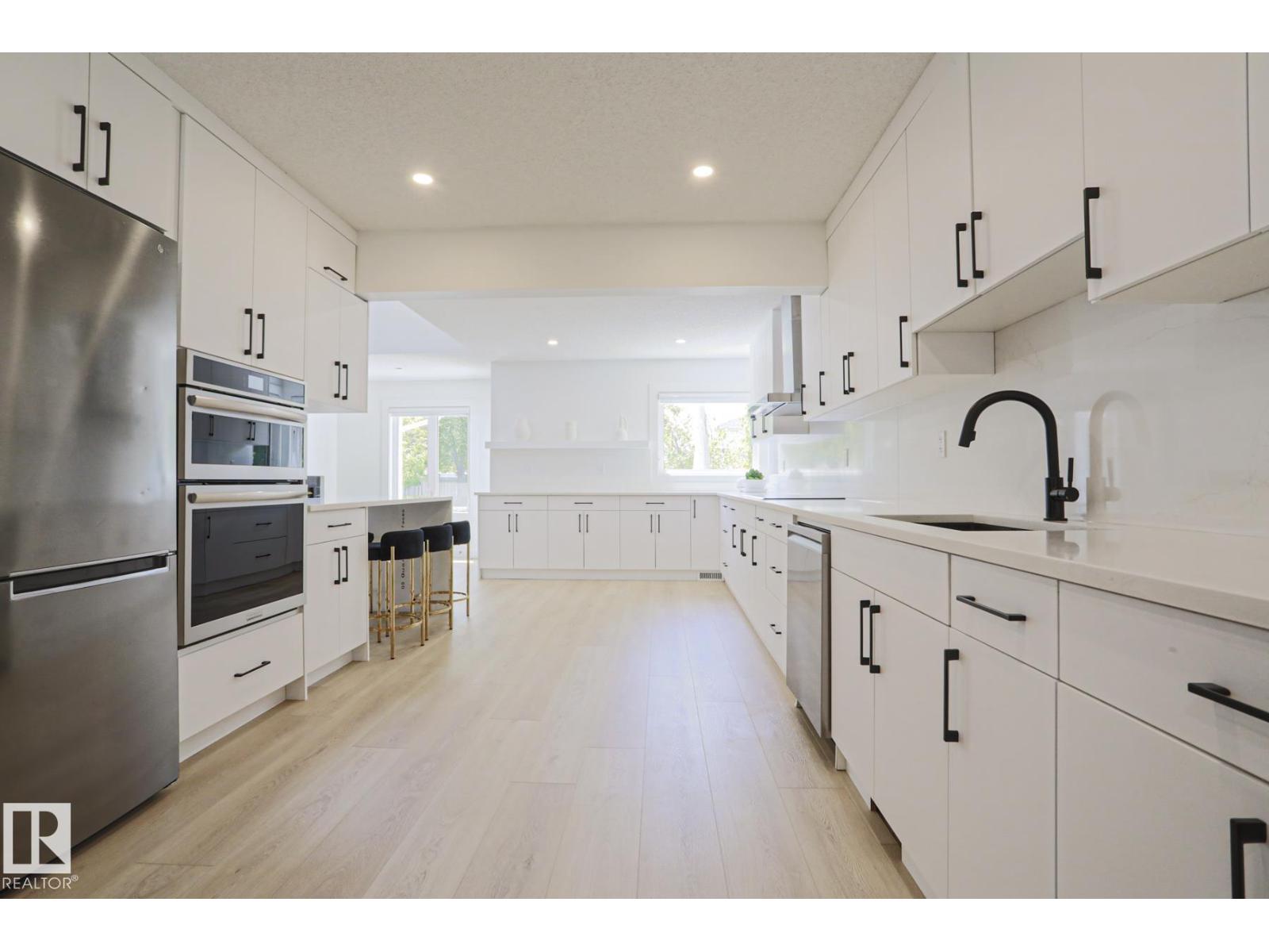 11347 10 AV NW - 4