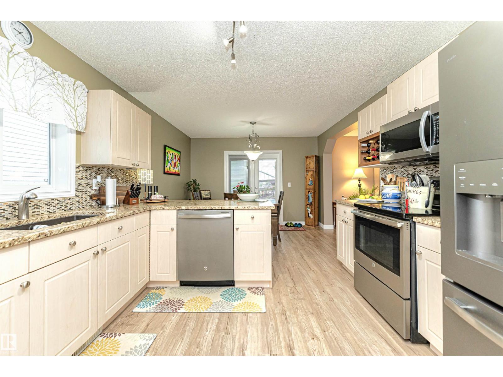 184 Lakeland Dr - 8