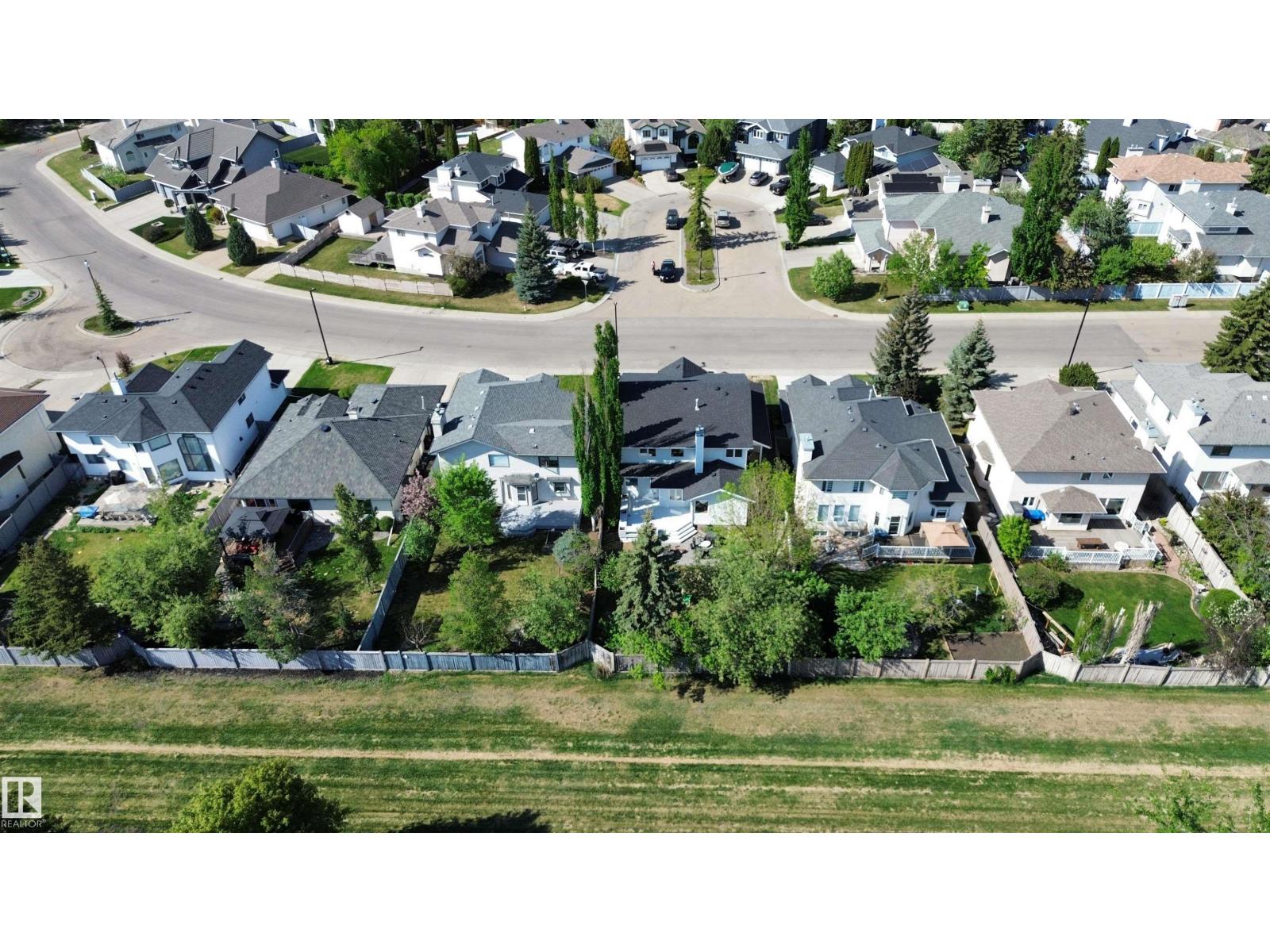 11347 10 AV NW - 41