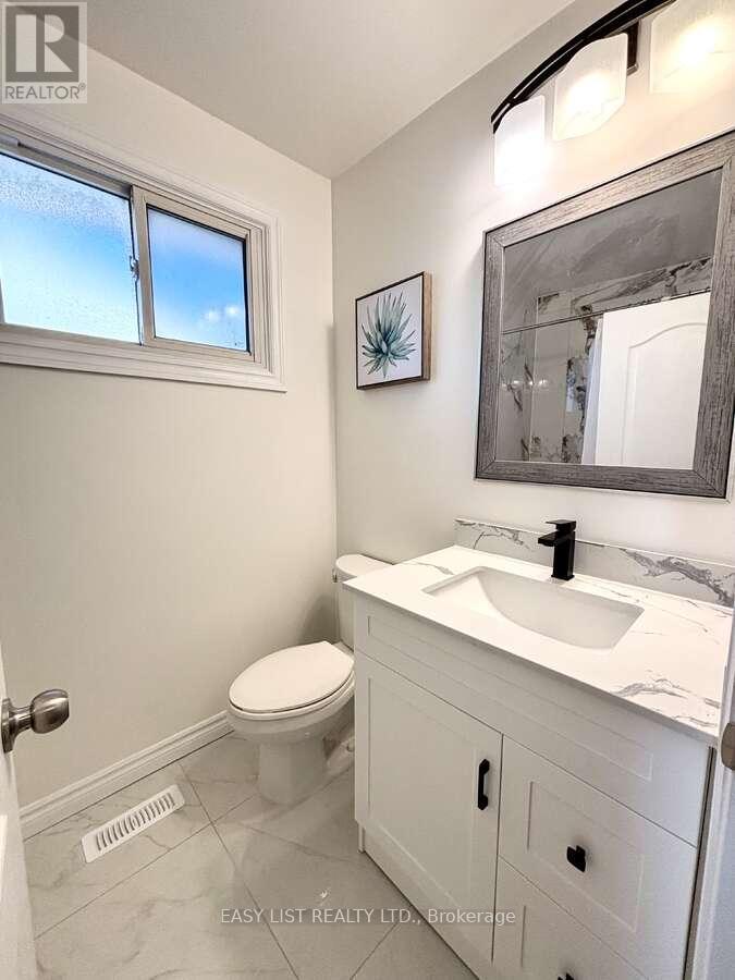 138 TAUNTON ROAD W - 12