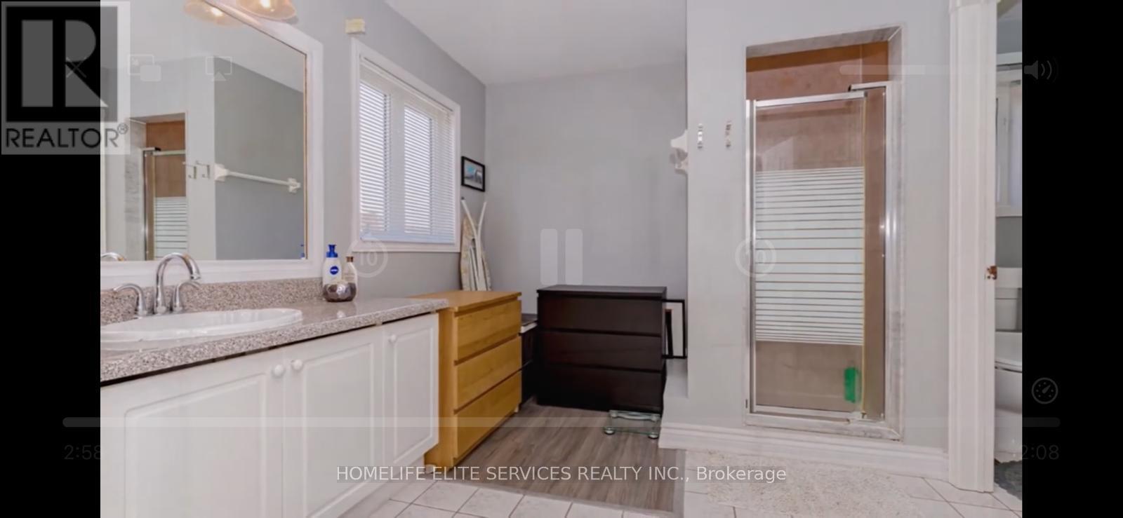 73 LONG ISLAND CRESCENT - 3