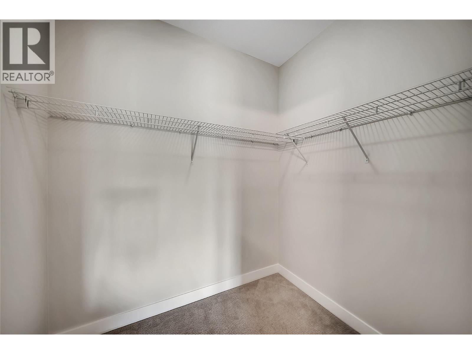 #409 3220 Skyview Lane - 17