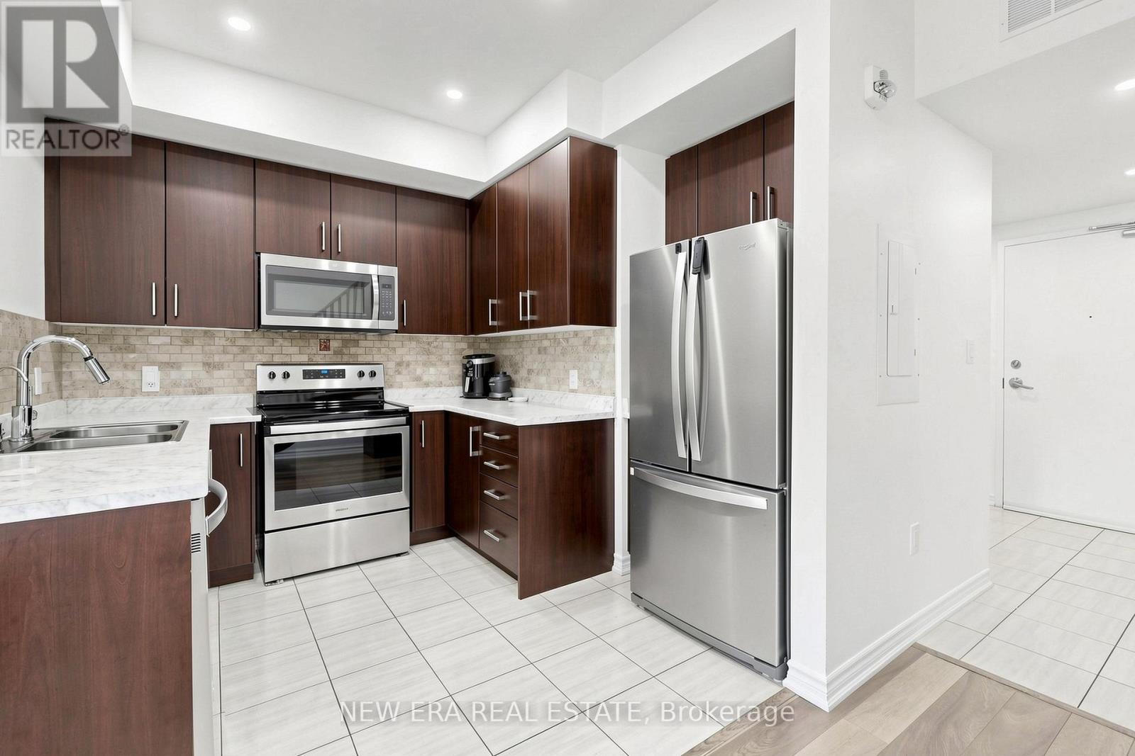 #216 3865 MAJOR MACKENZIE DRIVE W - 6