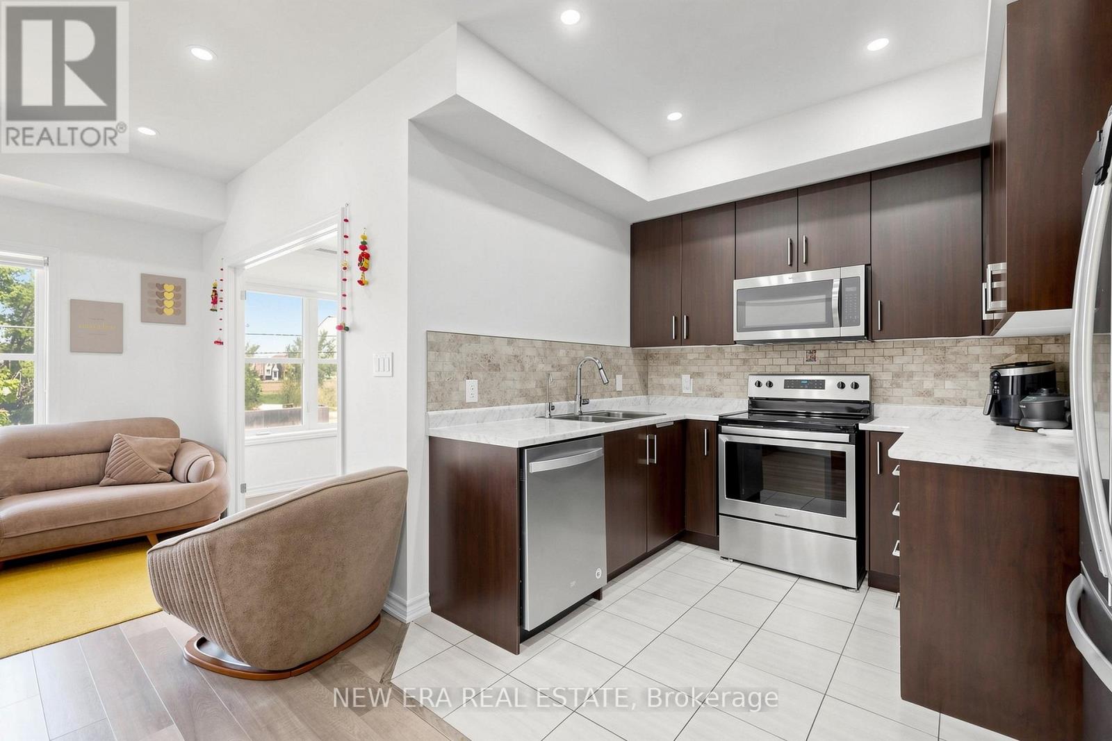 #216 3865 MAJOR MACKENZIE DRIVE W - 8