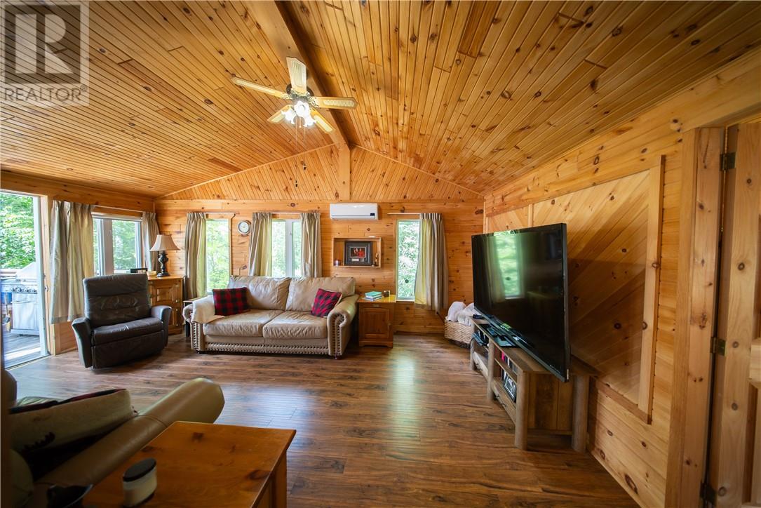 75 Dumart Road - 8
