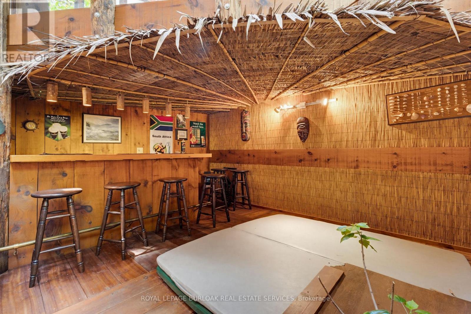 1265 BRITANNIA ROAD - 28