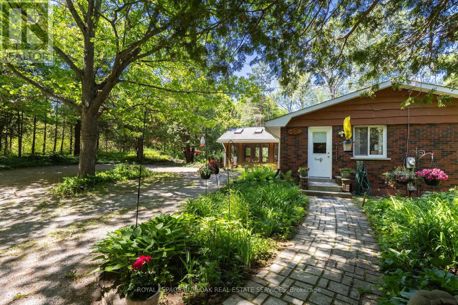 1265 BRITANNIA ROAD - 33