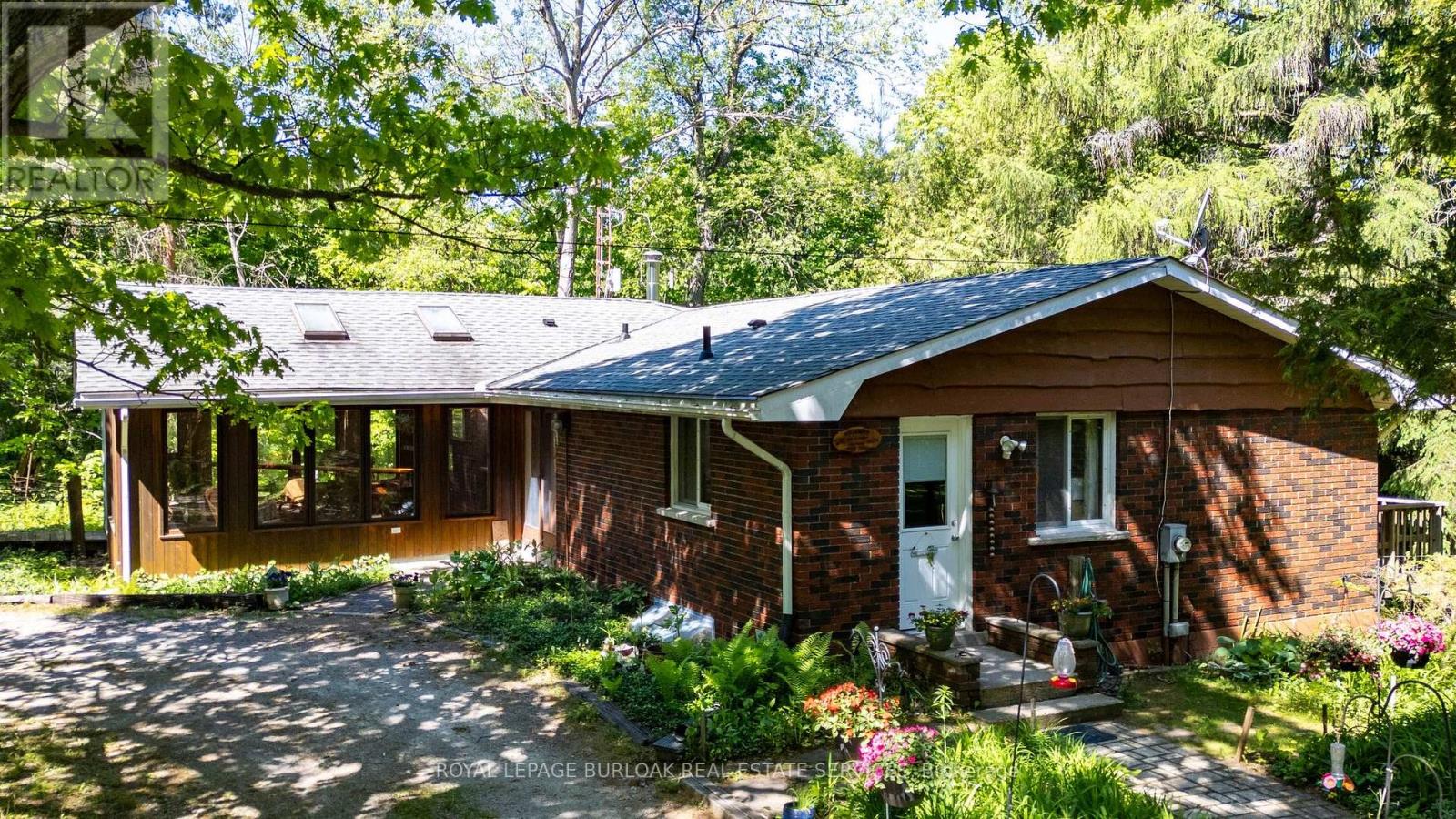 1265 BRITANNIA ROAD - 44