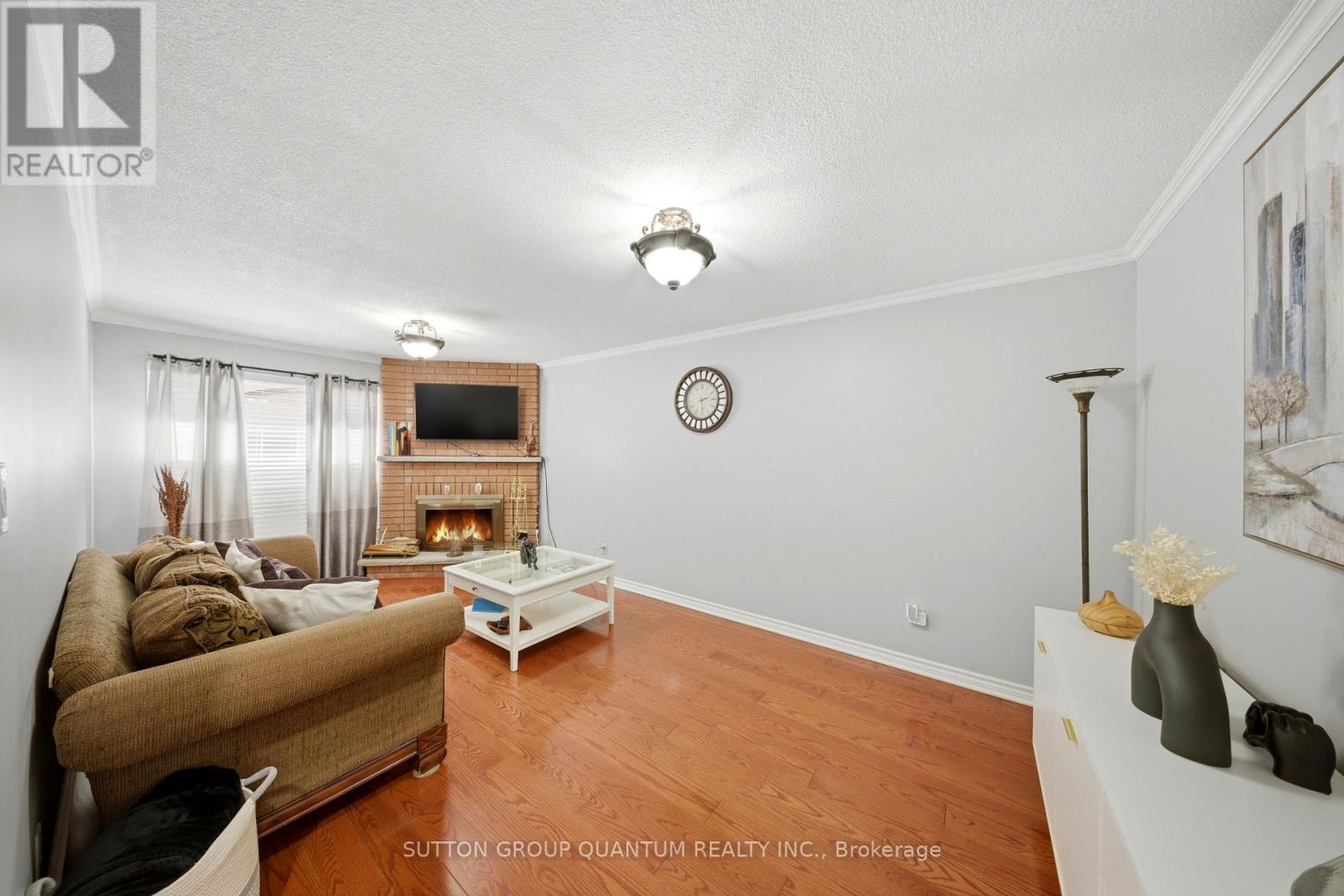276 LECH WALESA DRIVE - 16