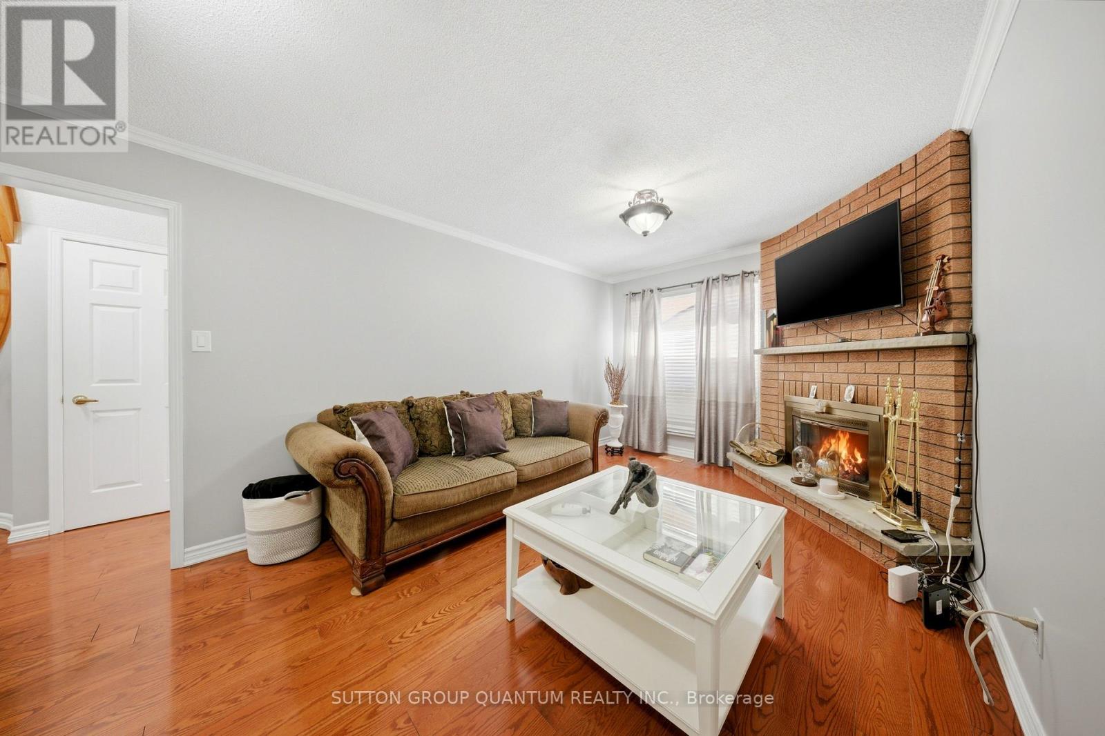 276 LECH WALESA DRIVE - 17