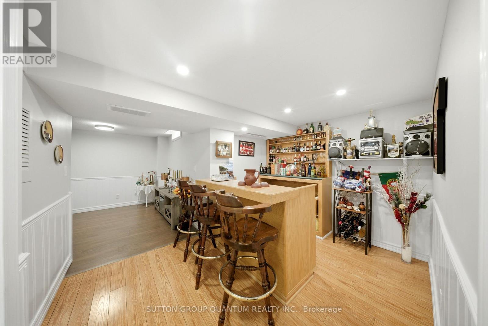 276 LECH WALESA DRIVE - 34