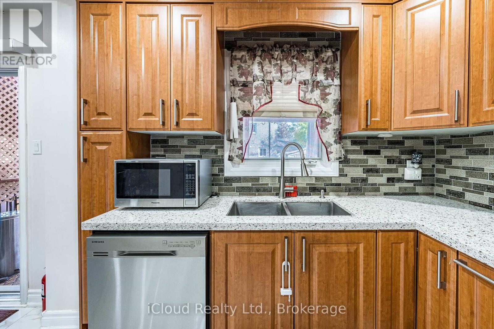 135 AUTUMN GLEN CIRCLE - 12