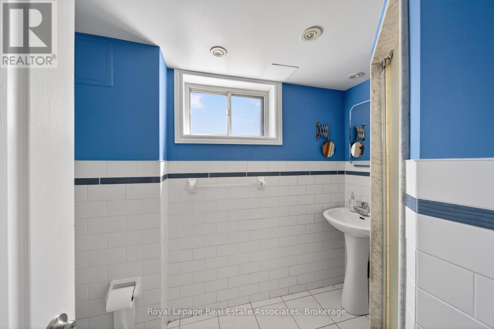 141 THE WESTWAY - 26