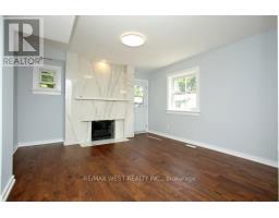 Upper Level - 420 Annette Street, Toronto, ON M6P1R9 Photo 12