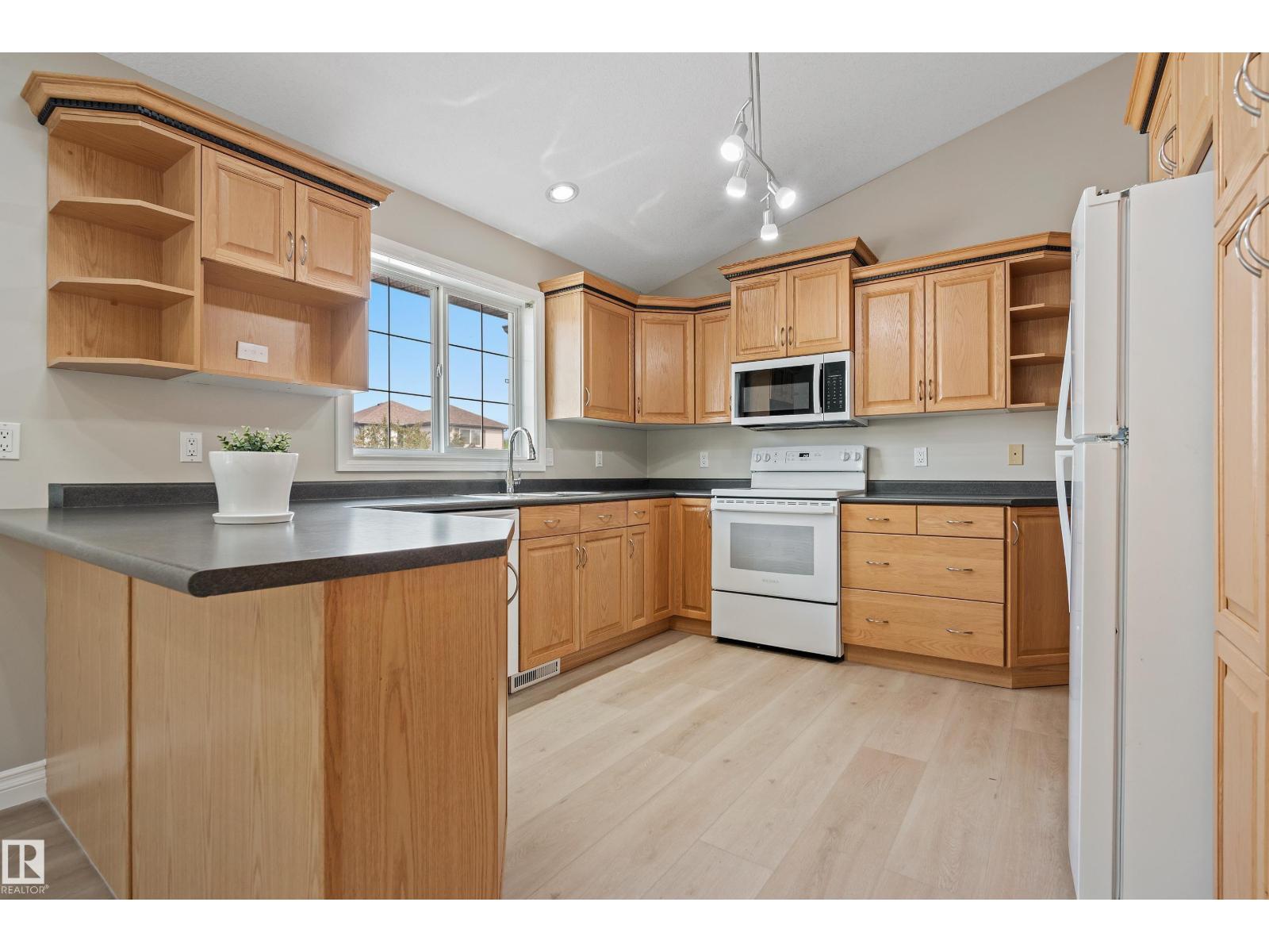 15216 49 ST NW - 18
