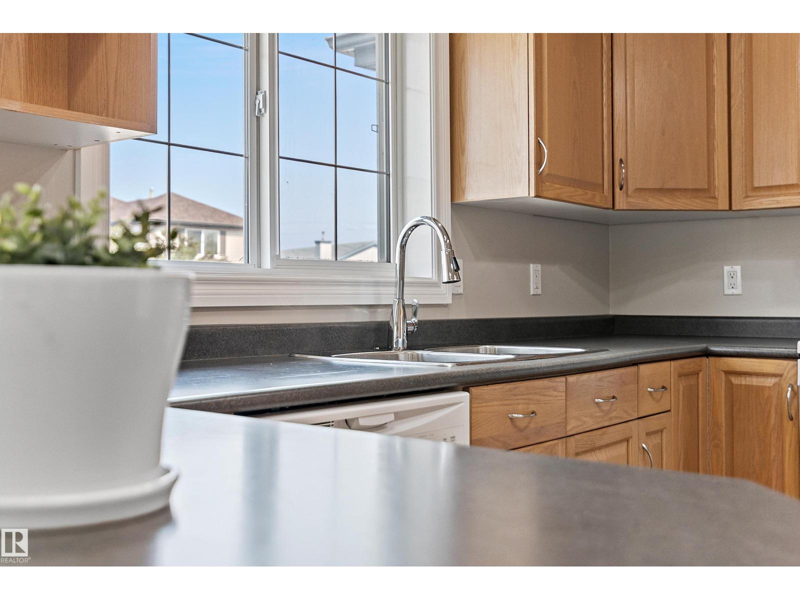 15216 49 ST NW - 19