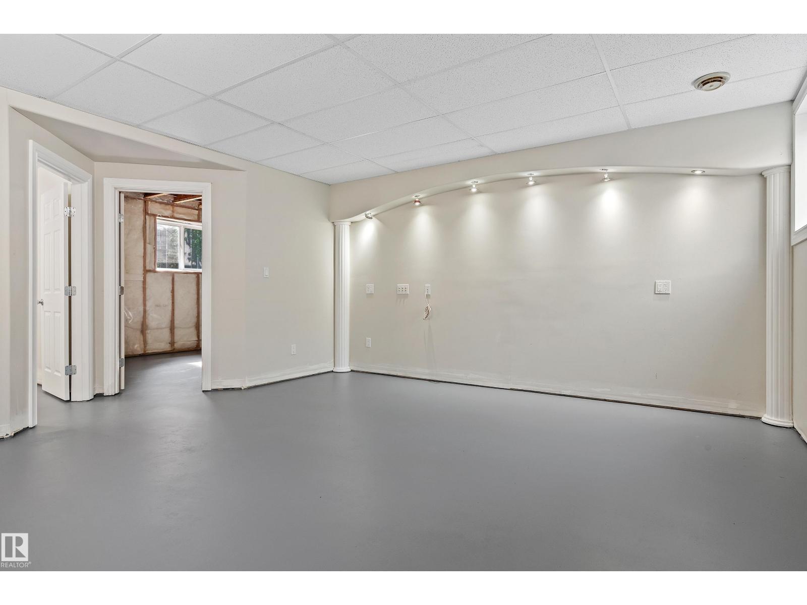 15216 49 ST NW - 47