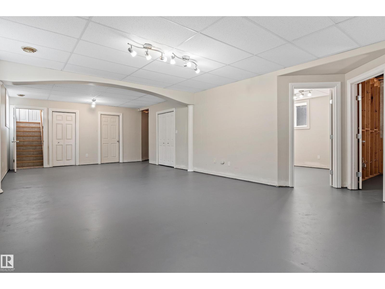 15216 49 ST NW - 48