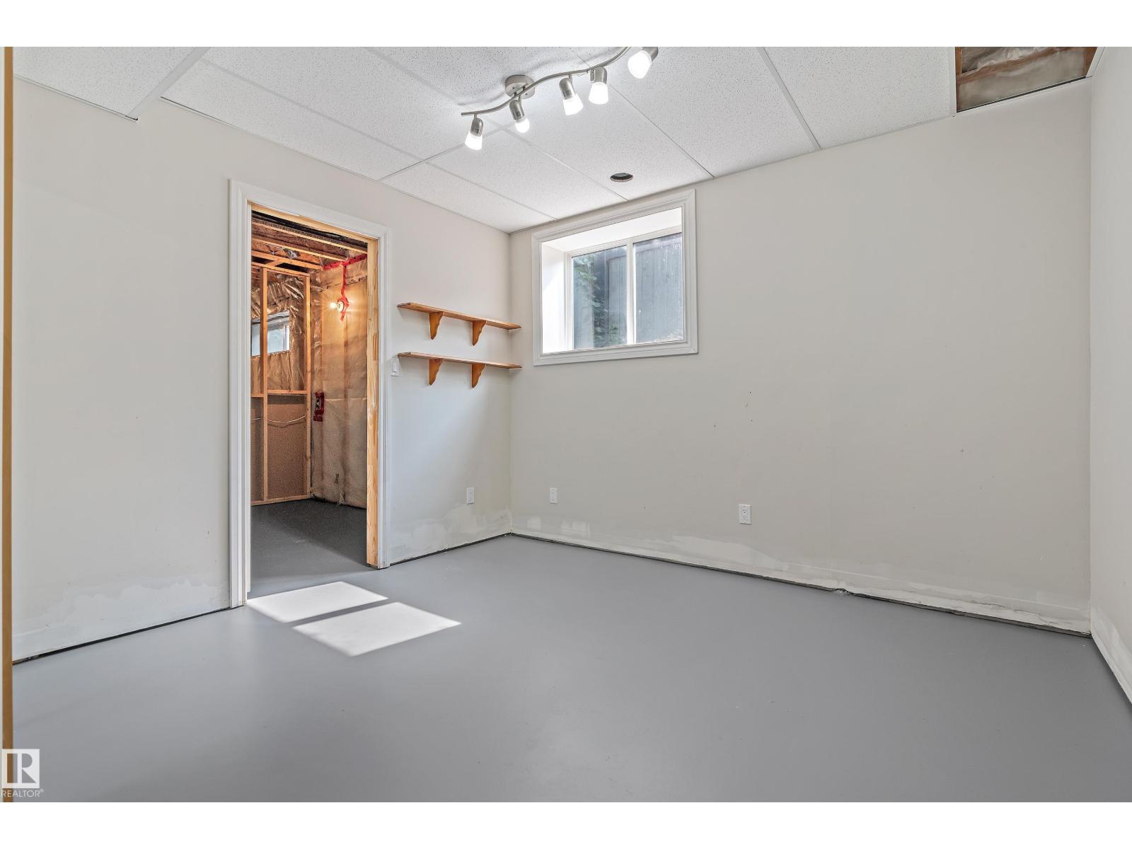 15216 49 ST NW - 51