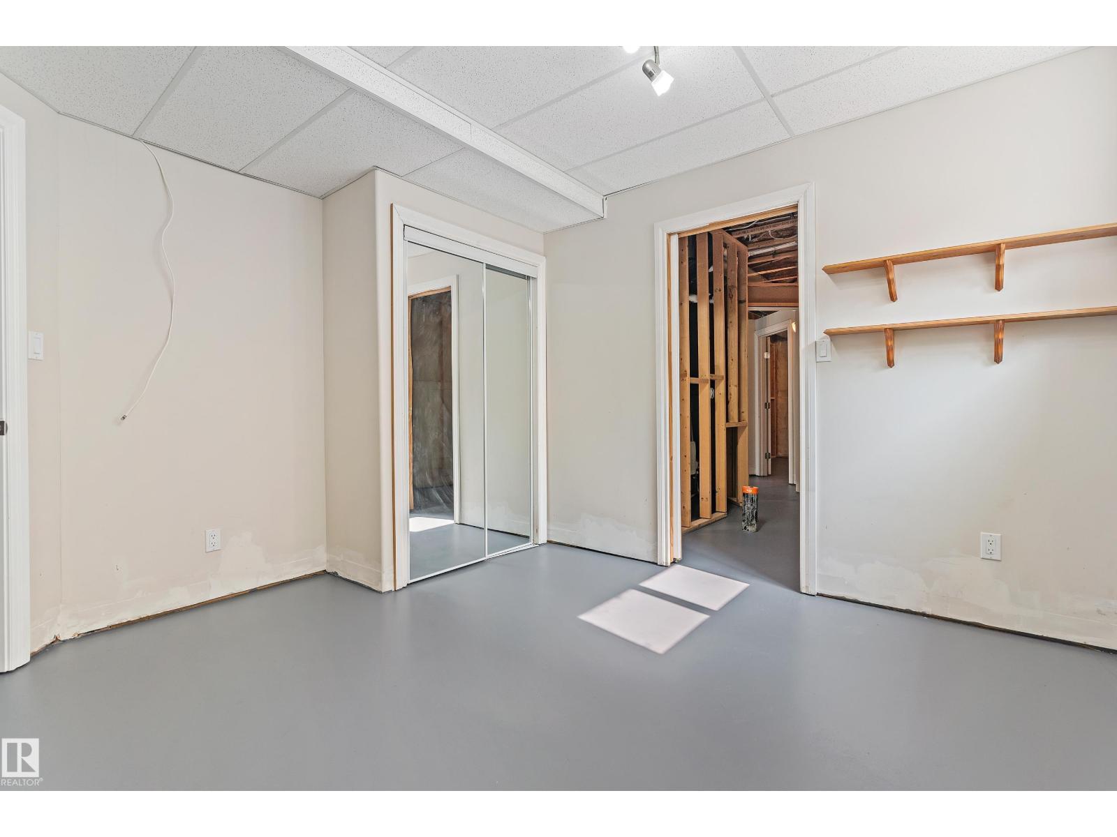 15216 49 ST NW - 52