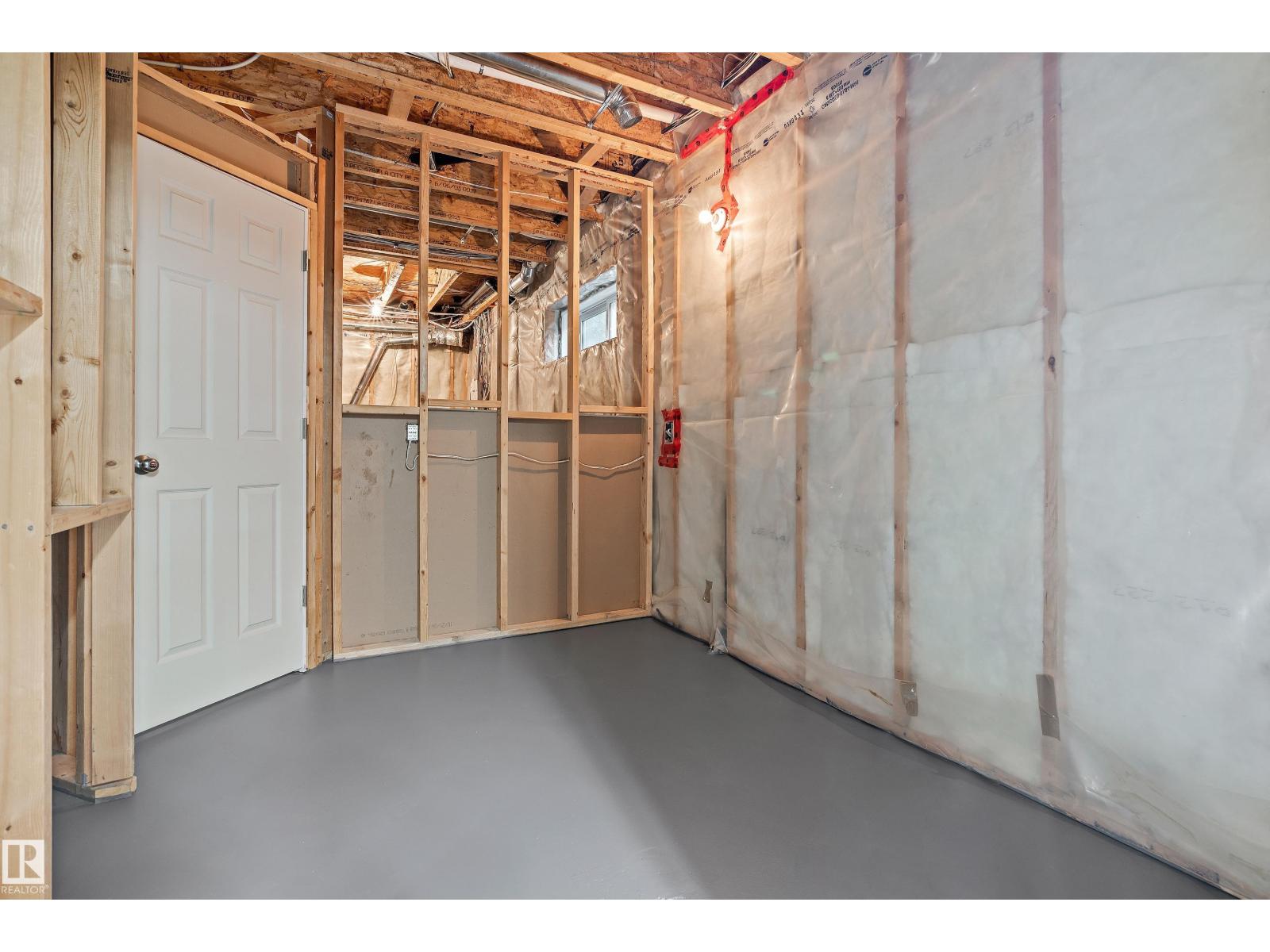 15216 49 ST NW - 53